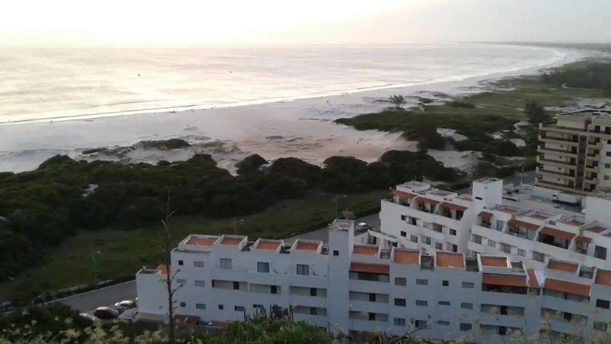 Apto Na Orla Da Praia Grande Com Piscina E Garagem Arraial do Cabo Exterior photo